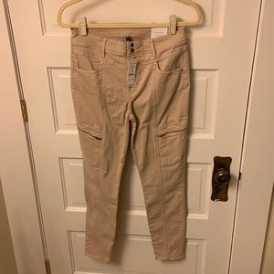 WHBM skinny ankle cargo size 4 biscotti
